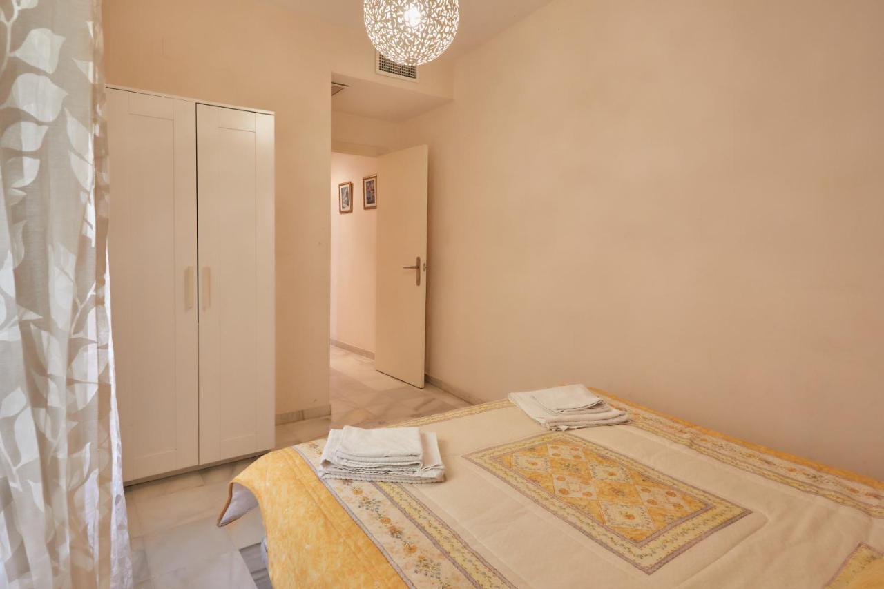 Two Bedrooms Leonor Davalos